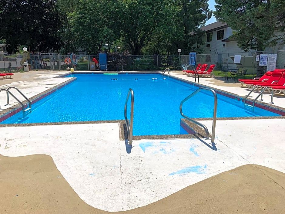 Trails End Motel