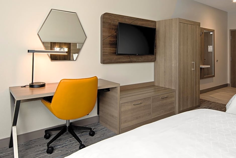 Holiday Inn Express & Suites - Palm Desert - Millennium By IHG