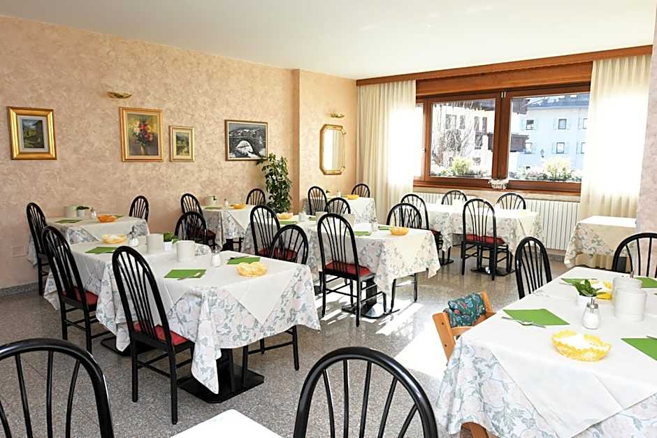 Hotel Silene Parking and Garage