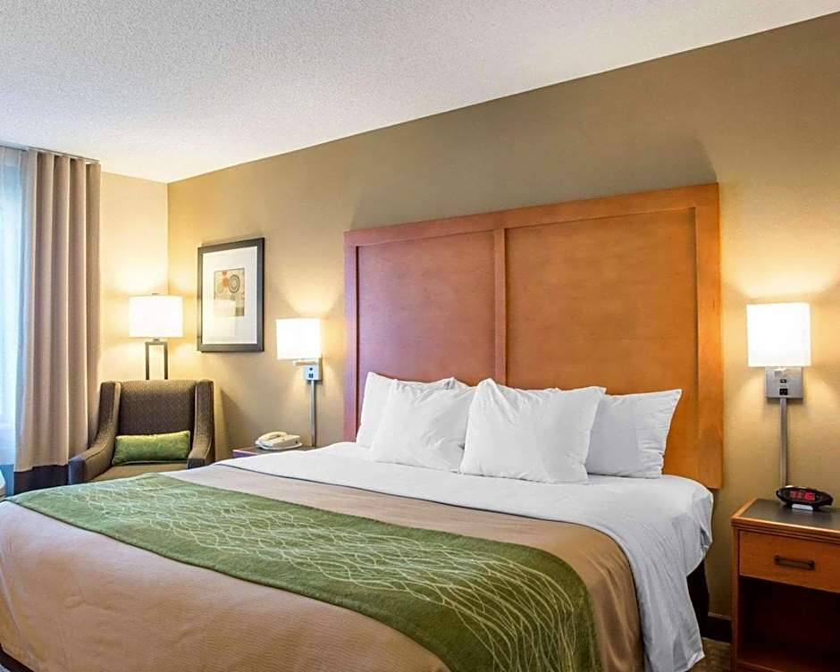 Comfort Inn & Suites West Chester - North Cincinnati