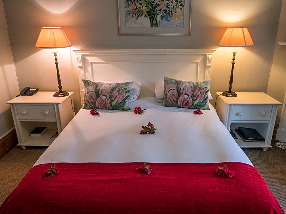 Leeuwenbosch Country House - Amakhala Game Reserve