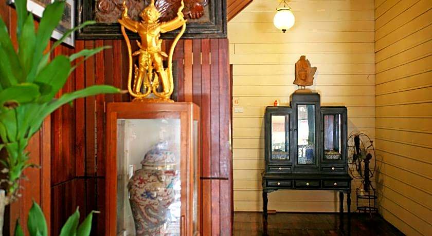 Tony's Place Beds & Breakfast