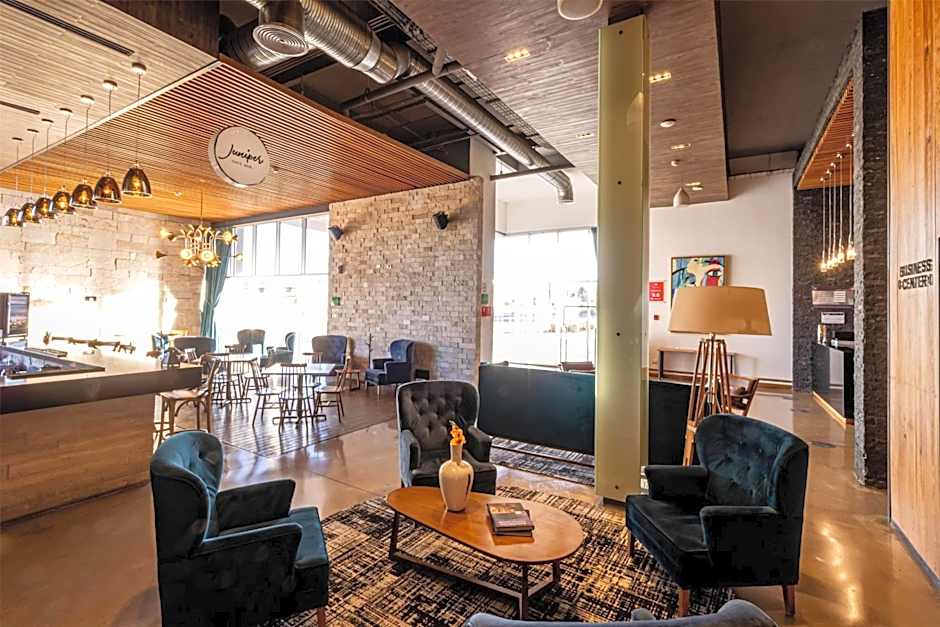 TRYP by Wyndham San Luis Potosi Hotel & Suites