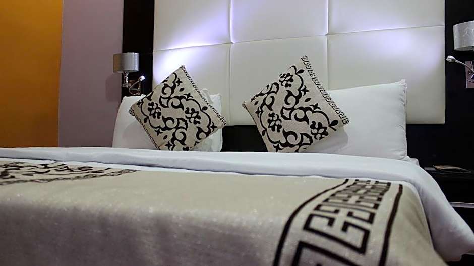 Downtown Royal Hotel GRA