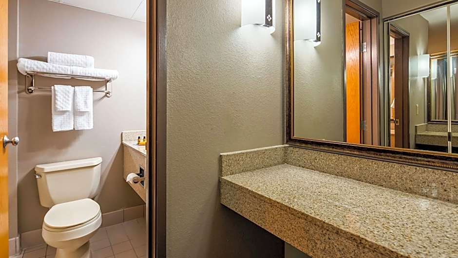 Best Western Plus Kelly Inn