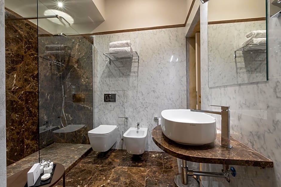 Donati Luxury Tower Suites