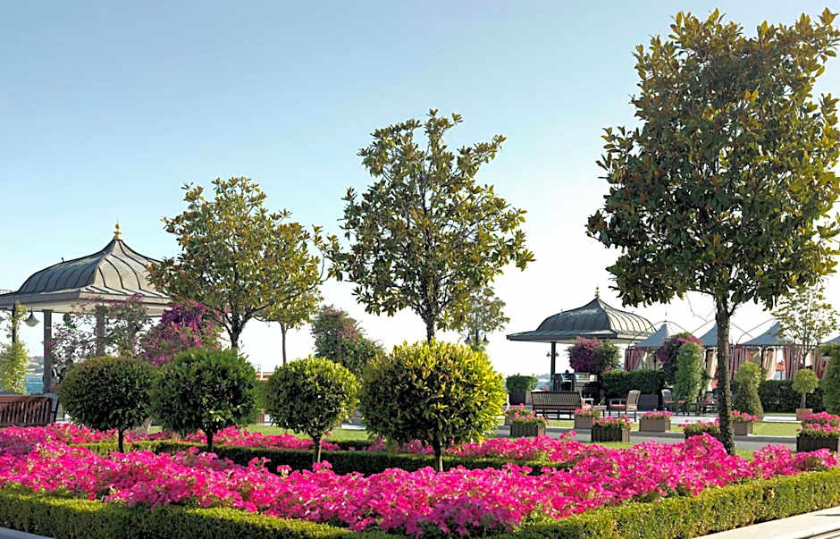 Four Seasons Hotel Istanbul At The Bosphorus