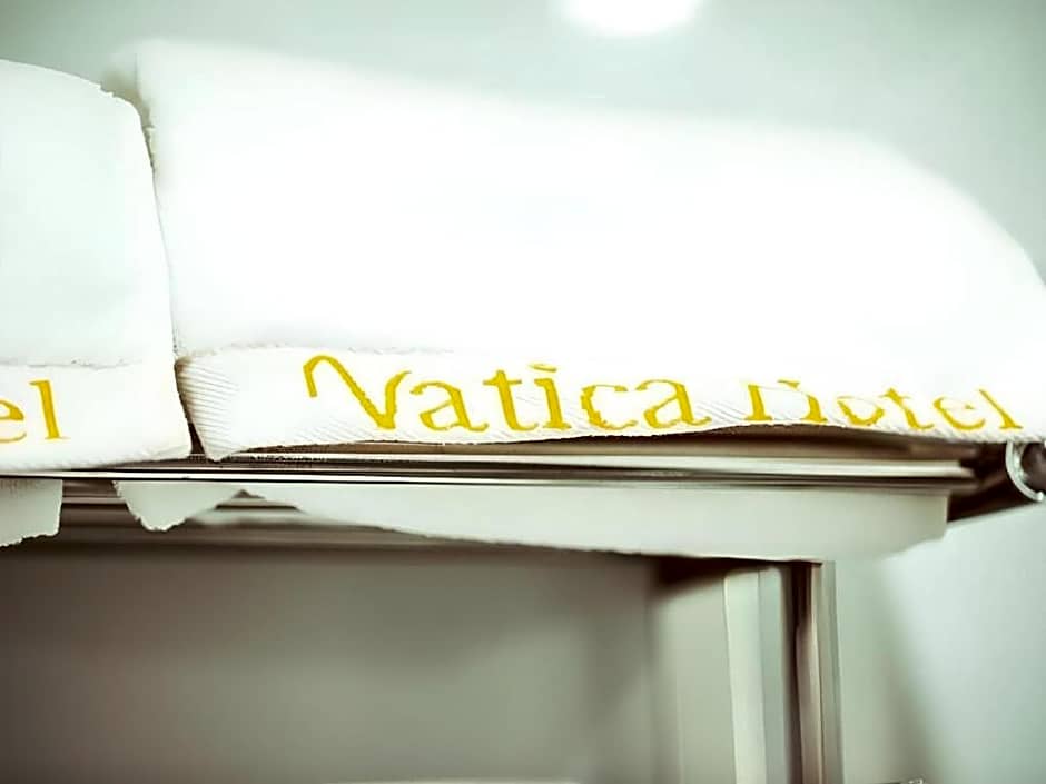 Vatica Tianjin Jinnan District AEON Shopping Plaza Hotel