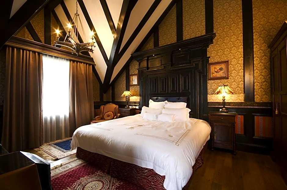 The Old England Hotel