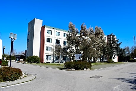 Russott Hotel