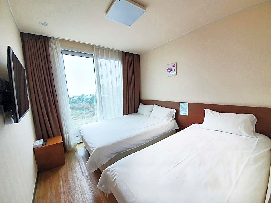 Jungmun Oceanblue Hotel