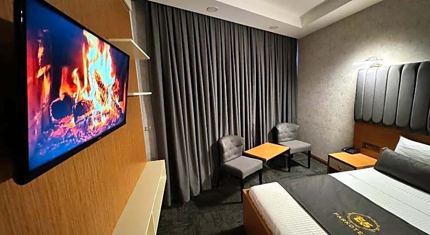 E5 PARK OTEL