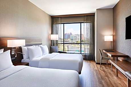 Guest room, 2 Double, City view