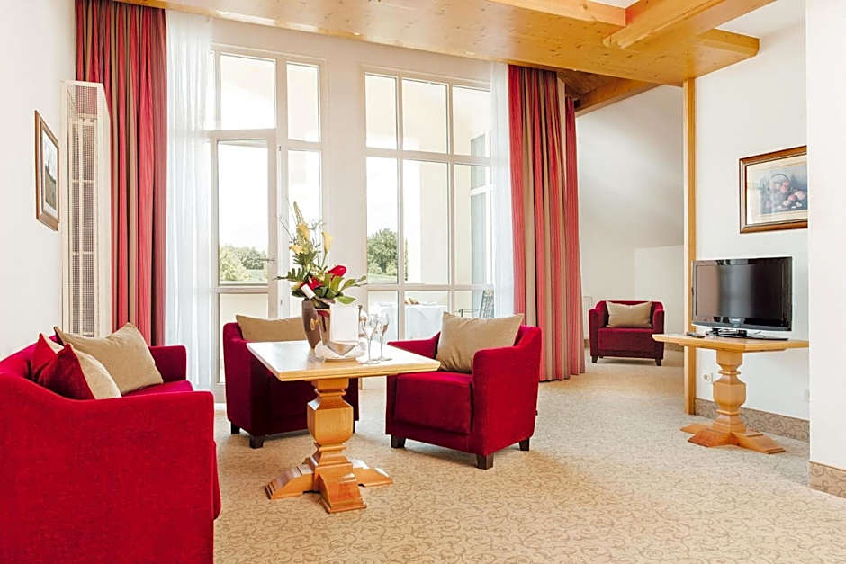 MAXIMILIAN Grand Hotel