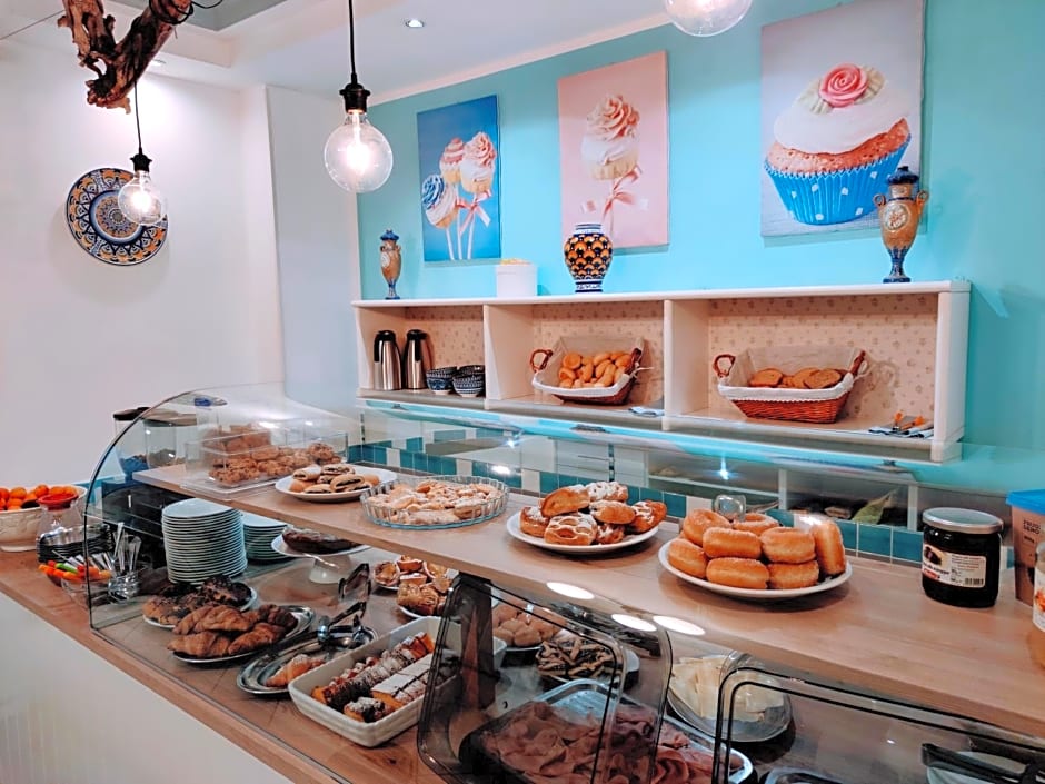 Hotel Adria B&B - Colazione fino alle 12