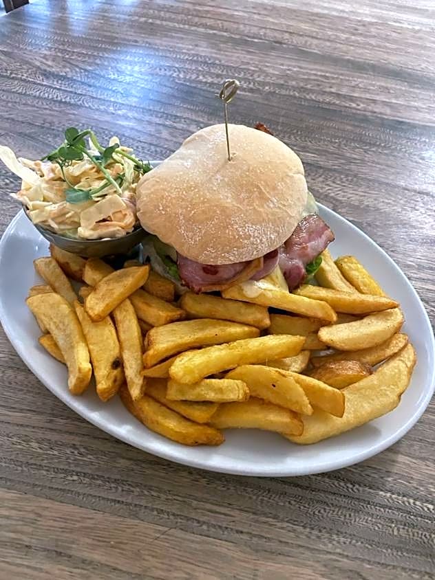 The Half Moon Inn Rushall IP21 4QD