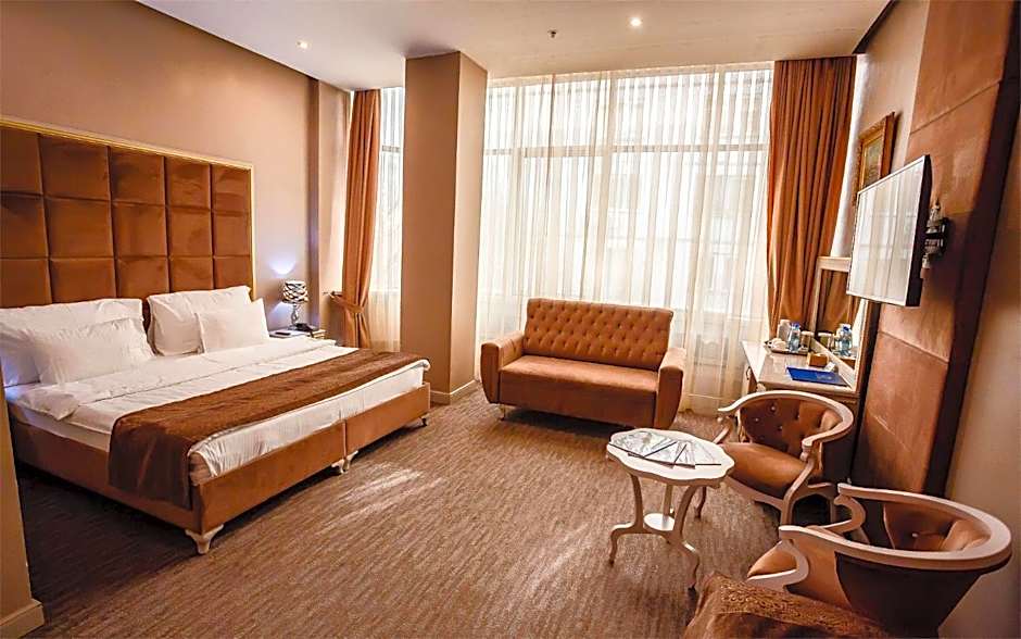 Grand Sapphire Hotel