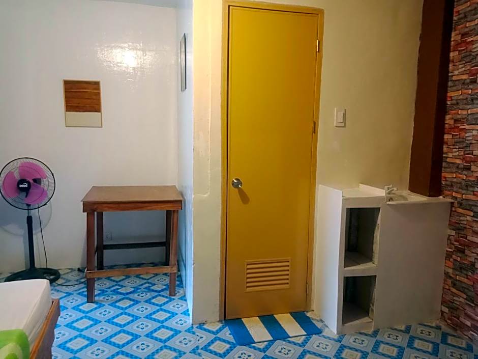 D' Angels Inn, Port Barton