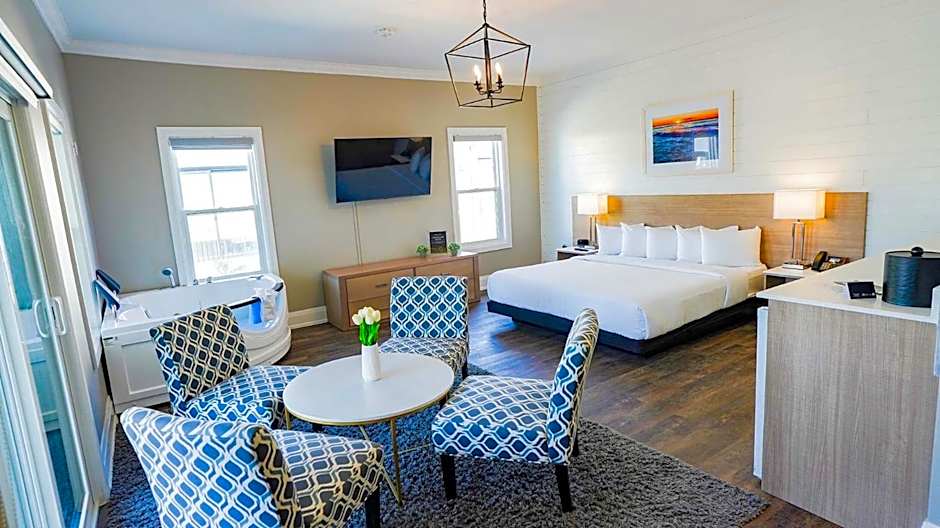 Colonial Hotel & Suites