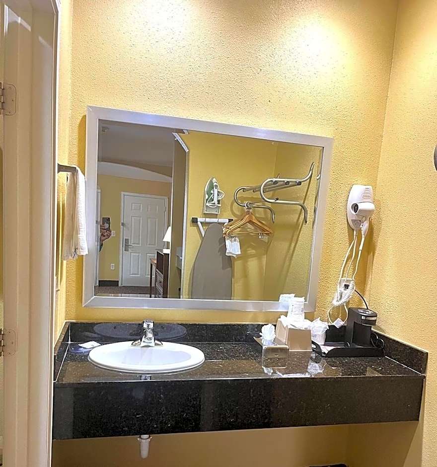 Quality Inn Montgomery - Lake Conroe