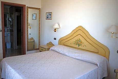 Two Connecting Rooms with Balcony and Sea View