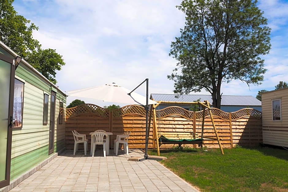 Domki nad jeziorem Mieruniszki