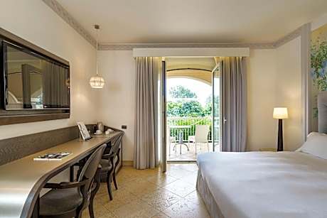 Deluxe Double or Twin Room with Terrace