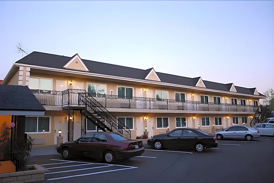 Walnut Inn & Suites West Covina