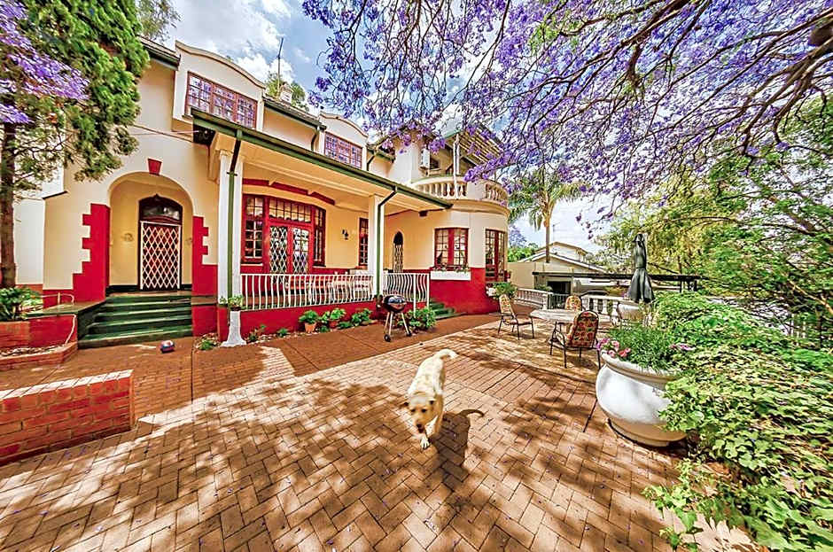 Amper Bo Guest House