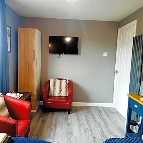 Twin Room with Shared Bathroom