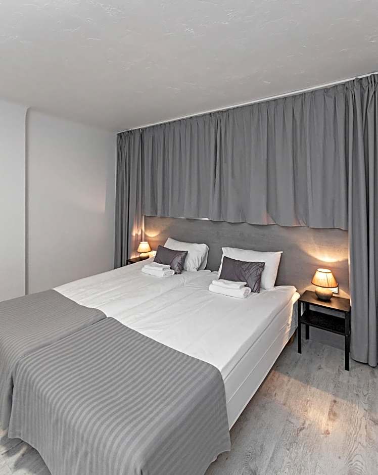 HappyInn Rooms