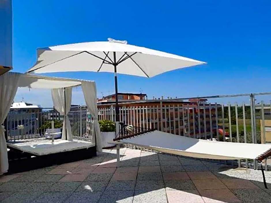 Hotel Embassy