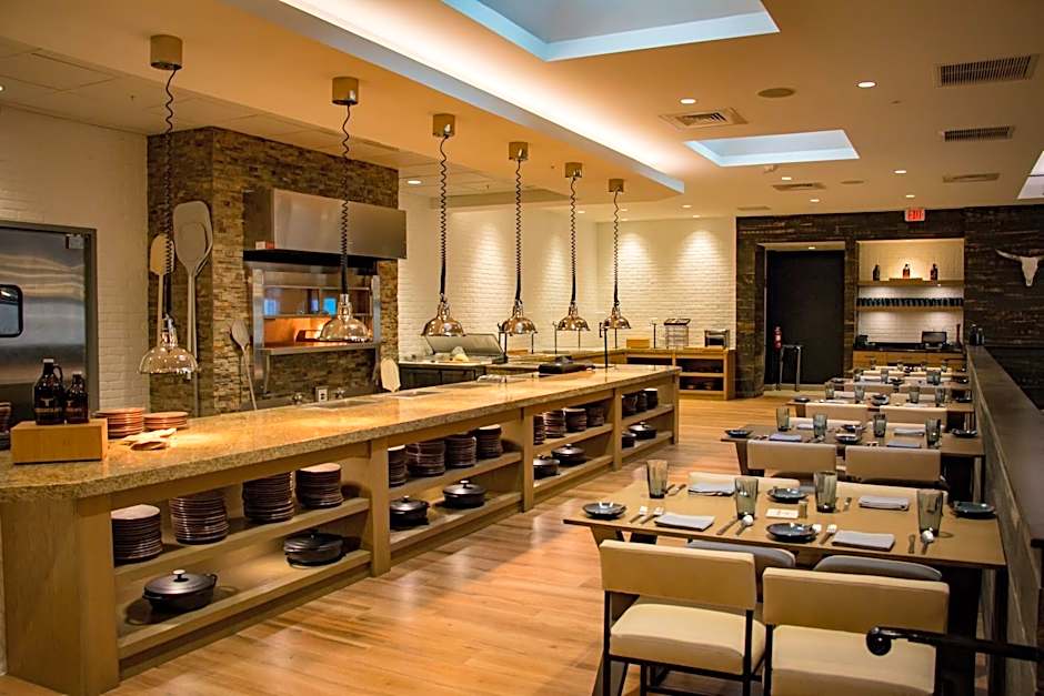 DoubleTree By Hilton Wichita Airport