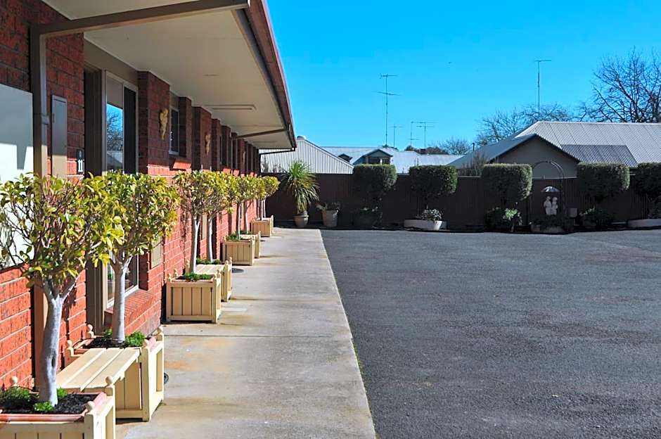 AAt 28 Goldsmith Motel