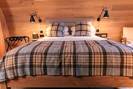 Superior Hide- Sligachan