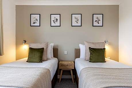 Twin Room with Private Bathroom