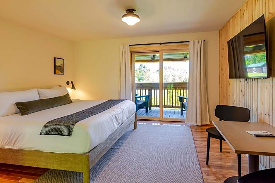 Adirondack Spruce Lodge