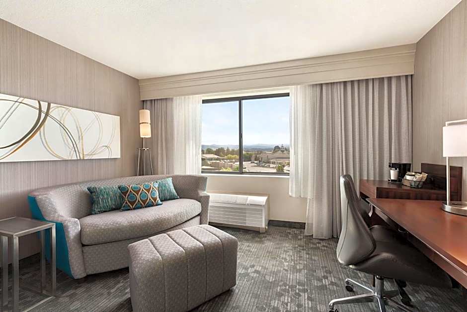Courtyard by Marriott Salinas Monterey