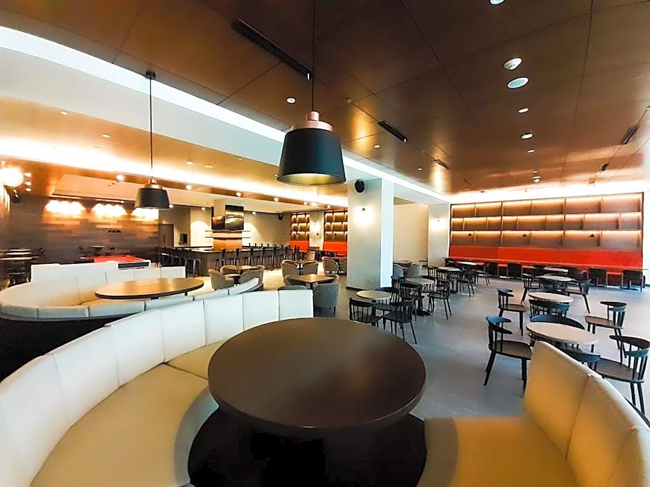 The Excelsior Hotel Las Piñas