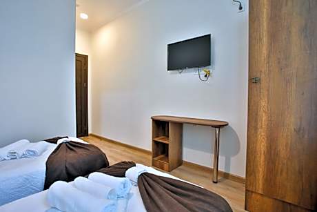 Twin Room with Mountain View