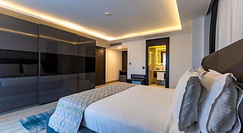 The Nowness Luxury Hotel & Spa