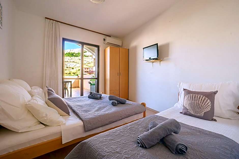 Apartment and Room Bacic