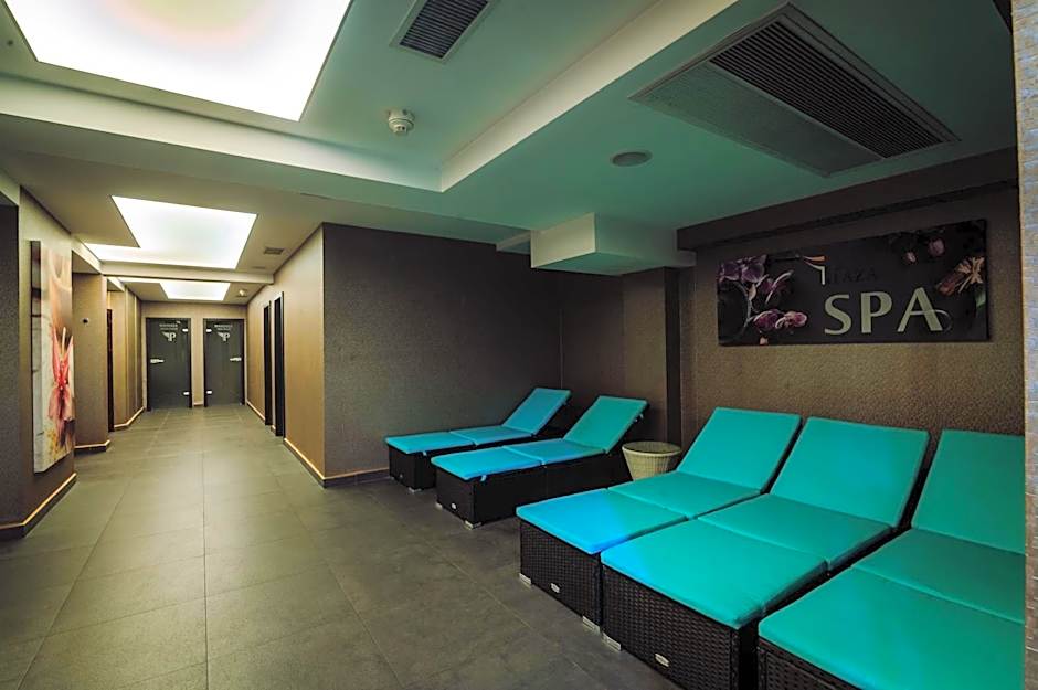 Plaza V Executive Hotel