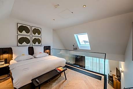 Urban Pool Suite