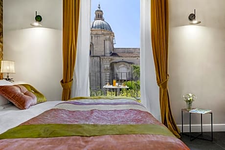 Deluxe Double Room with Balcony - historic center view