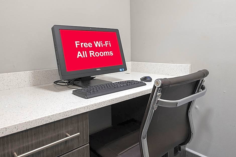 Red Roof Inn & Suites Calhoun