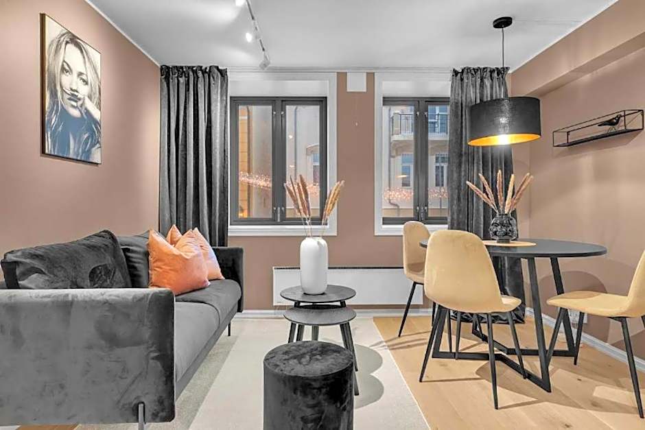 70 Degrees North City Apartments