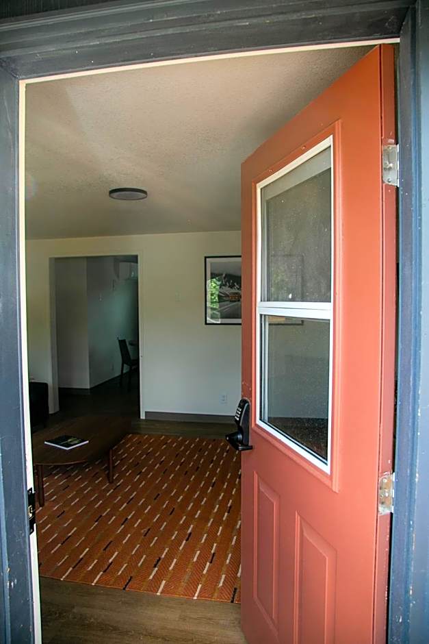 LOGE Wolf Creek