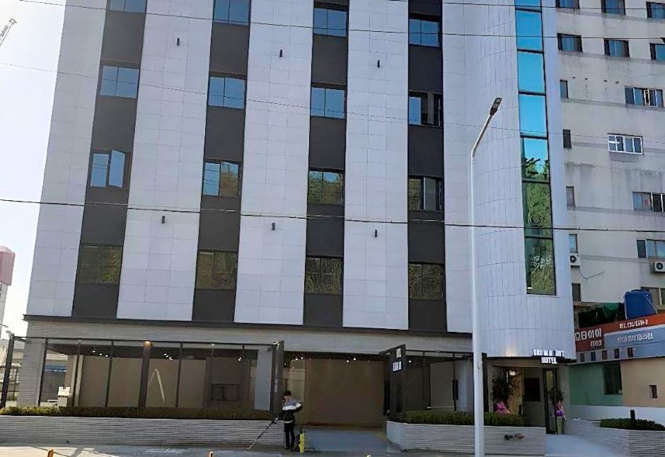 Changwon Brown dot Hotel Palyong