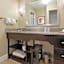 Plantation Hale Suites
